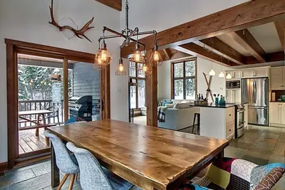 Image de Chalet rustique et chic en forêt