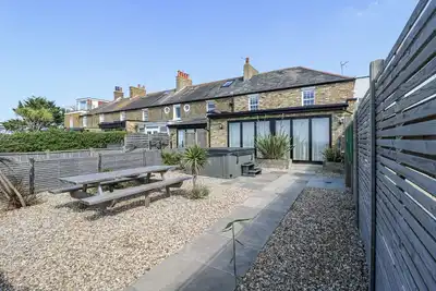 Image de Coast Guard House, pet friendly, with hot tub in Swalecliffe