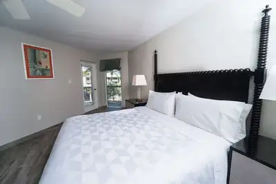 Image de Your Next Getaway, Perfect For Family & Friends! 4 Spacious Units, Outdoor Pool!