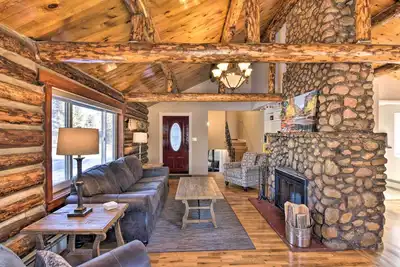 Image de Downtown Buena Vista Cabin w/ Patio & Grill!