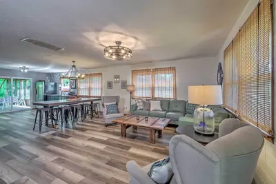 Image de Lake Cumberland Eclectic Retreat: Fire Pit + Views
