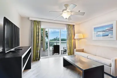 Image de You Found it! 2 Scenic and Peaceful Rooms w/ Living Area, Outdoor Pool