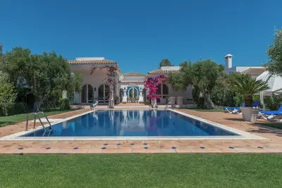 Villa \"Orquidea\" avec piscine, Wi-Fi, jardin et terrasse