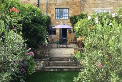 Image de Cotswold stone holiday cottage with a superb garden near Moreton-in-Marsh - Knoll Cottage