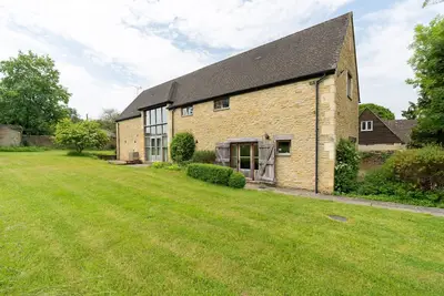 Image de Spacious converted barn holiday accommodation in the Cotswolds - Bunt Barn