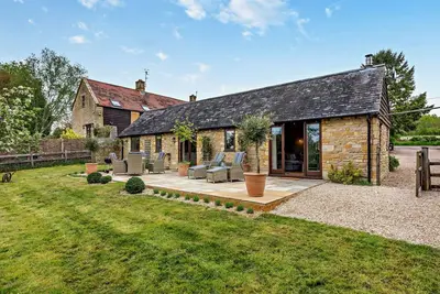 Luxury one bedroom dog friendly Cotswold holiday cottage - Perry Cottage