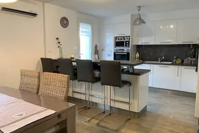 Image de Villa 95m² avec jardin, climatisation et Wifi à Balaruc-les-Bains - ⭐⭐⭐ Etoiles