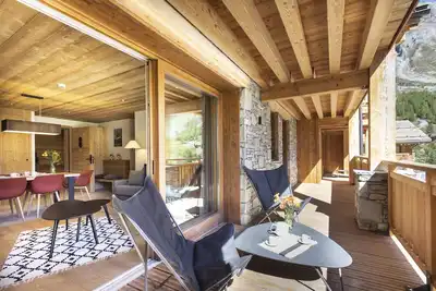 Image de Chalet Hôtelier 4****Les Équinoxes - Apt 61m² au pied des pistes - Piscine & Spa