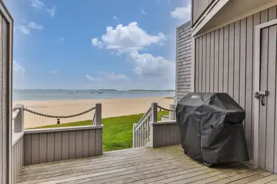Image de Oceanfront 3bd--A/C, Private Balcony, Association Beach & Pool