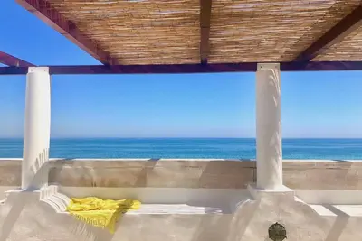 Image de Exclusive and charming roof terrace apartment just 20 m from the sea