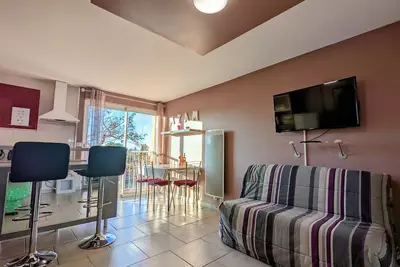 Image de Cozy renovated apartment with parking near port \/ beach, cleaning included