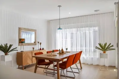 Image de Atherton Retreat I Mid Century flare