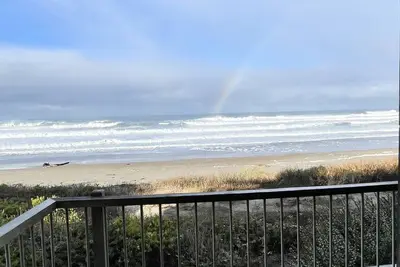 Image de Amazing Ocean Front Living, private beach