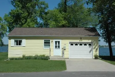 Image de Cottage 7 on Beautiful Fox Lake!