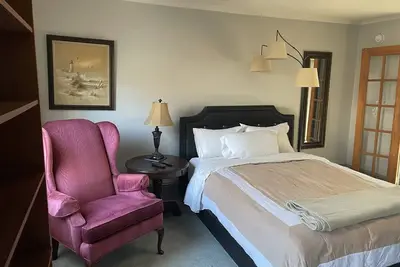 Wellington Place Historic charm with everything you need