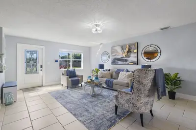 Image de Chic Downtown Home - Location location location! !