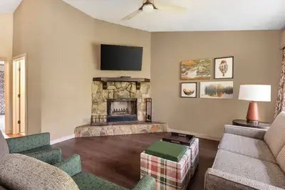 Image de Great Location for Trails and Exploring the Wild! 3 Units with Kitchen, Pool