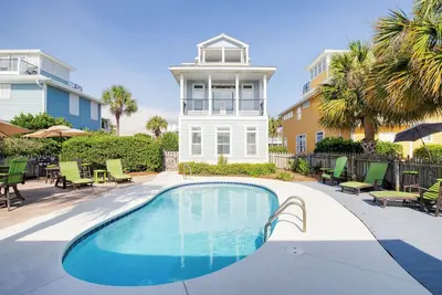 Image de Rates Reduced! Private Pool, House and Cabana House in Destin, Walk to Beach!