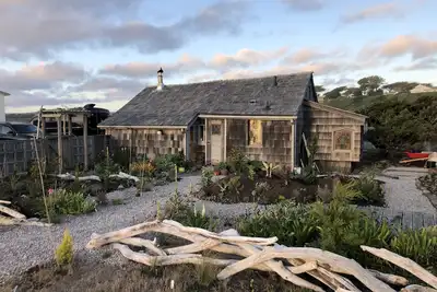 Image de Handbuilt Beach Cottage on the South Jetty Estuary