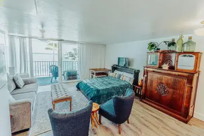 Image de Luxury Beachfront Condo w\/ Ac