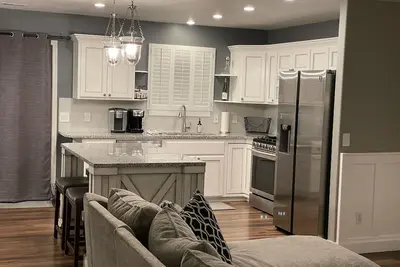 Image de 4 bed 2 bath Sleeps 8-9 people. Centrally located