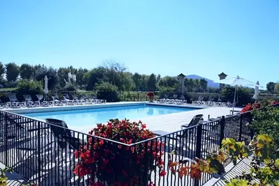 Image de Coeur Provence T2 rénové, climatisé, jolie vue, piscine, golf, Aix en Prov 30mn