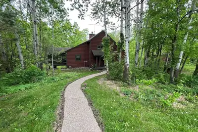 Image de Private Home~Relax at Your Getaway Among the Trees!