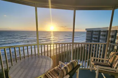 Image de Buccaneer Condo Top Flr, Heated Pool, Sauna, Tennis Courts, Private Beach Access