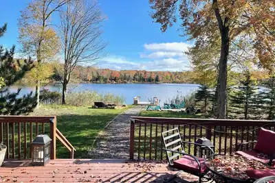 Image de Serene- lakefront- pet friendly house near Kalahari - Jim Thorpe - Ski Resorts