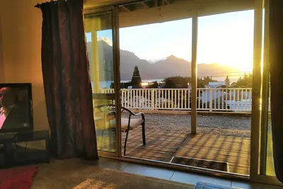 Image de In town Lakeview 4 bedrooms apartment