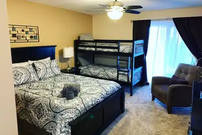 Image de Hunter Mountain Haven Ski On / Ski Off 2 Bdrm Condo with Sauna and Fireplace
