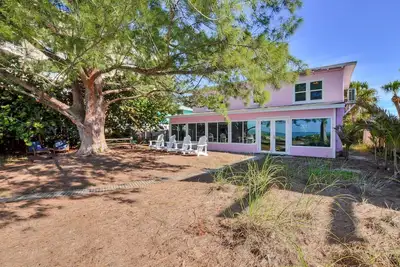 Image de Beachfront Classic Florida Family Home