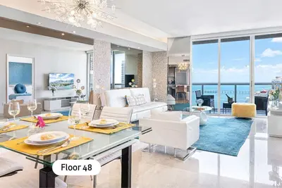 Image de Mvr - Designer Stay in Sky-High Tower