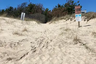 Image de Oceanfront Apartment steps to the Beach