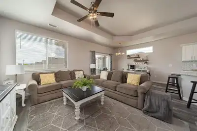 Image de Brand new, 3 bedroom piece of paradise!