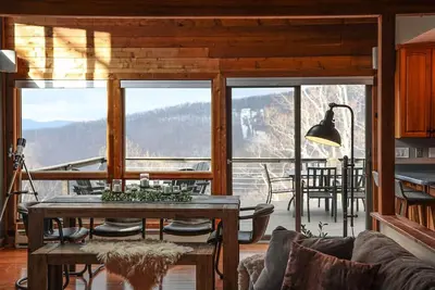 Cozy Cottage with beautiful Mountain View’s - close to wineries
