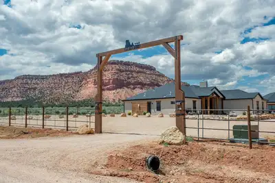 Image de Kanab Getaway Red Mesa Ranch, Near Zion, Stunning Red Rock & Starry Night Views!