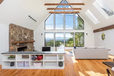 Image de Gorgeous Modern Mountain Home + Blue Ridge Views