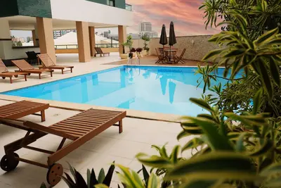 Charming and cozy - Pool, beach and location.