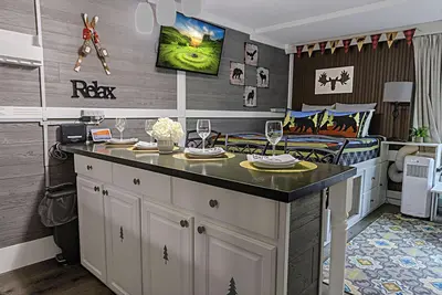 Image de Sc 2209: Your cozy summer oasis with bunk beds and pool!