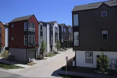 Image de New, Modern 3 Br Townhouse near Sloan’s Lake!