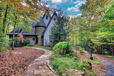 Image de A Story Book Setting on the Horsepasture River! - River Falls