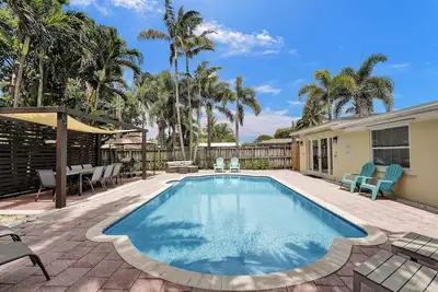 Image de Charming 3 bedrooms house with heated pool & Grill