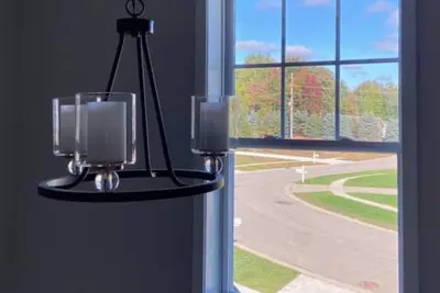 Image de Entire house - newly built, open layout, long term Ok - pet friendly!