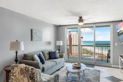 Image de Beach Front Newly Renovated - 2br/2ba, 12th fl. , Tiki Hut