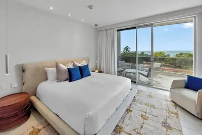 Image de Stunning Eagle Beach Condo at O Condo 23 by Bocobay
