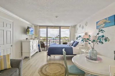 Image de Aloha Hibiscus Room, Sunset Views w/ Balcony #442