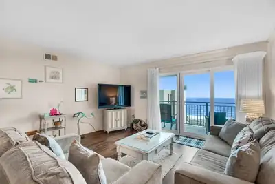 Image de 🌊Intracoastal Views~Gulf-Front Pool~Tennis Courts~2br Emerald Isle 708