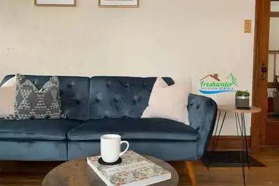 Image de Terrace House:Make Summer Memories in Manistique's Cozy Craftsman Home