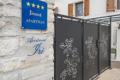 Image de Appartement de vacances Brtonigla pour 1 - 3 personnes avec 2 chambres à coucher - Maison de vacance